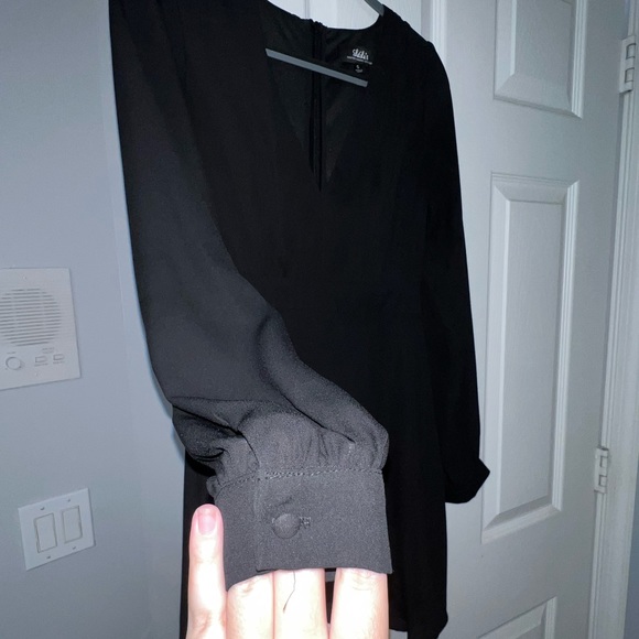 Lulu’s Black V Neck Dress with Sleeves Size Small🖤 - Picture 4 of 6